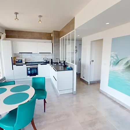 Magnifique 3p Face Avec Terrasse De 46m² Et Parking Prive - Fr-1-196-250 * Menton