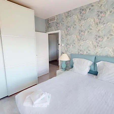 Magnifique 3p Face Avec Terrasse De 46m² Et Parking Prive - Fr-1-196-250 Apartment